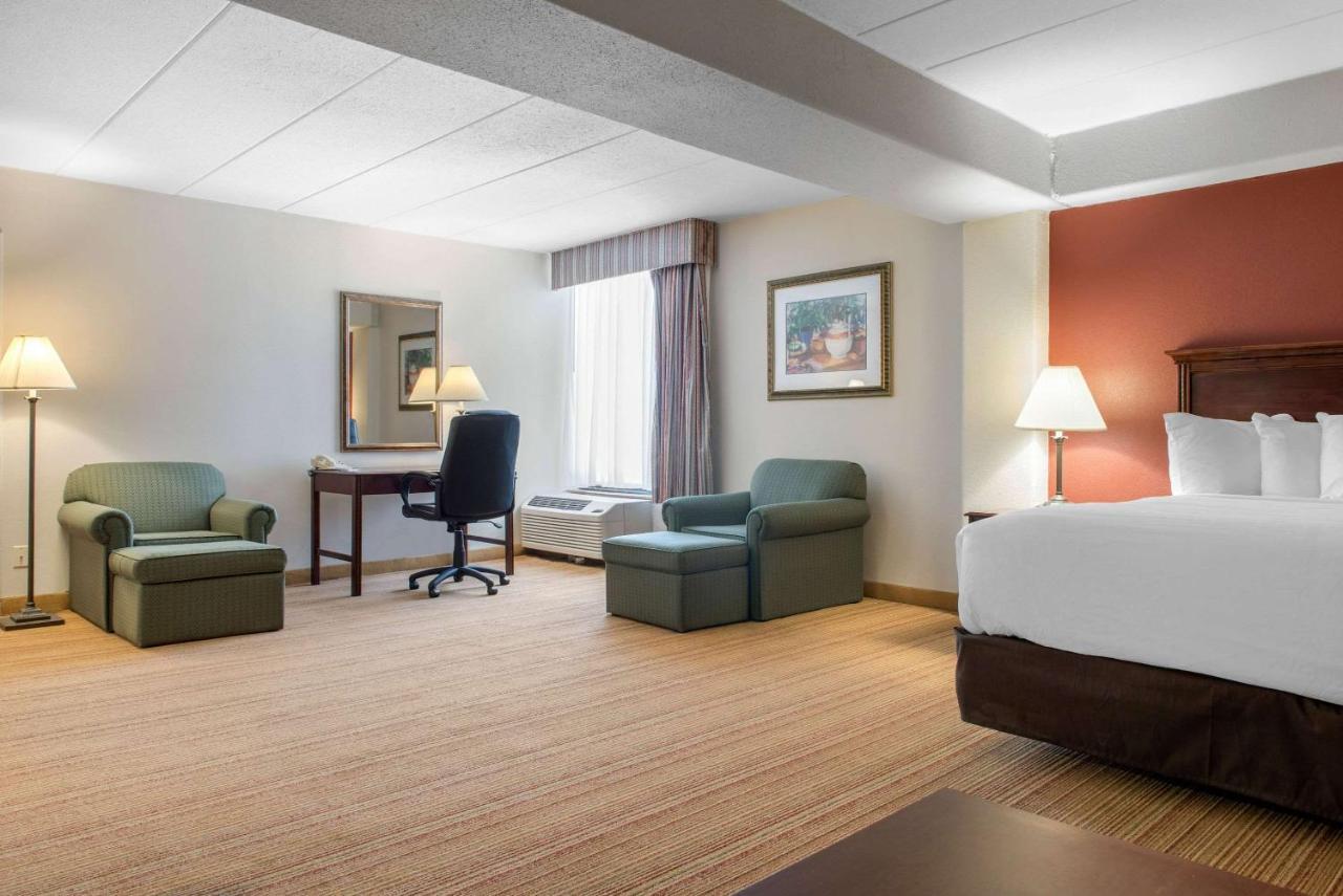 Clarion Hotel Indianapolis Buitenkant foto